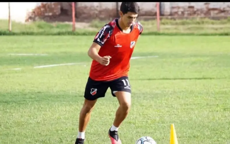 بديل إمام عاشور.. فرج عامر يرشح لـ الأهلي لاعباً شهيراً في أوروجواي